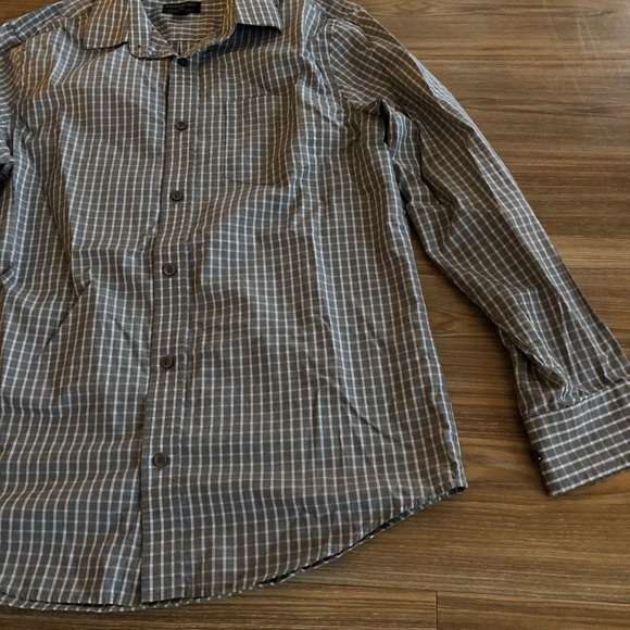 Men’s Slim Fit Banana Republic Button Down Shirt - Picture 6 of 9